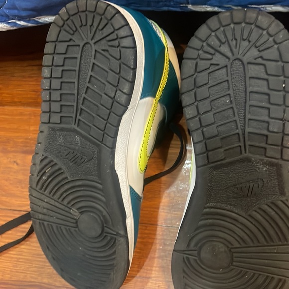 Kids Dunks - Picture 4 of 4